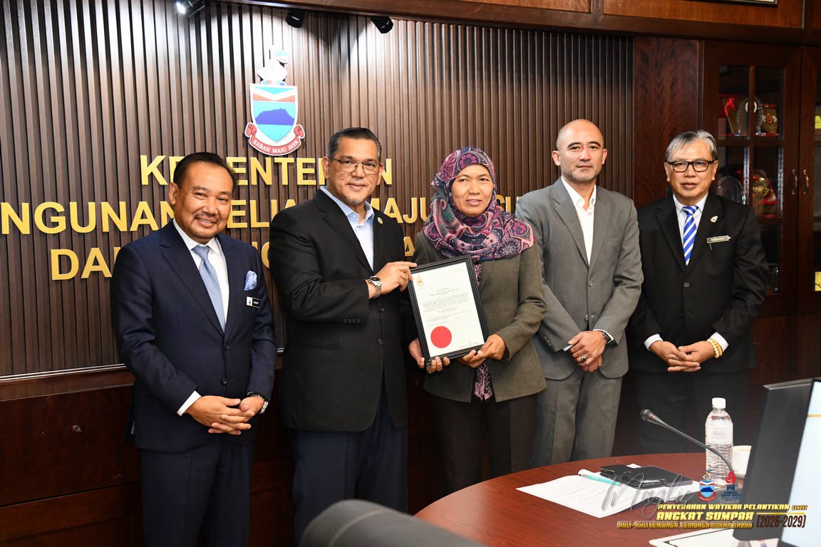 Majlis Penyerahan Watikah dan Angkat Sumpah Ahli Lembaga LSS 2026_31